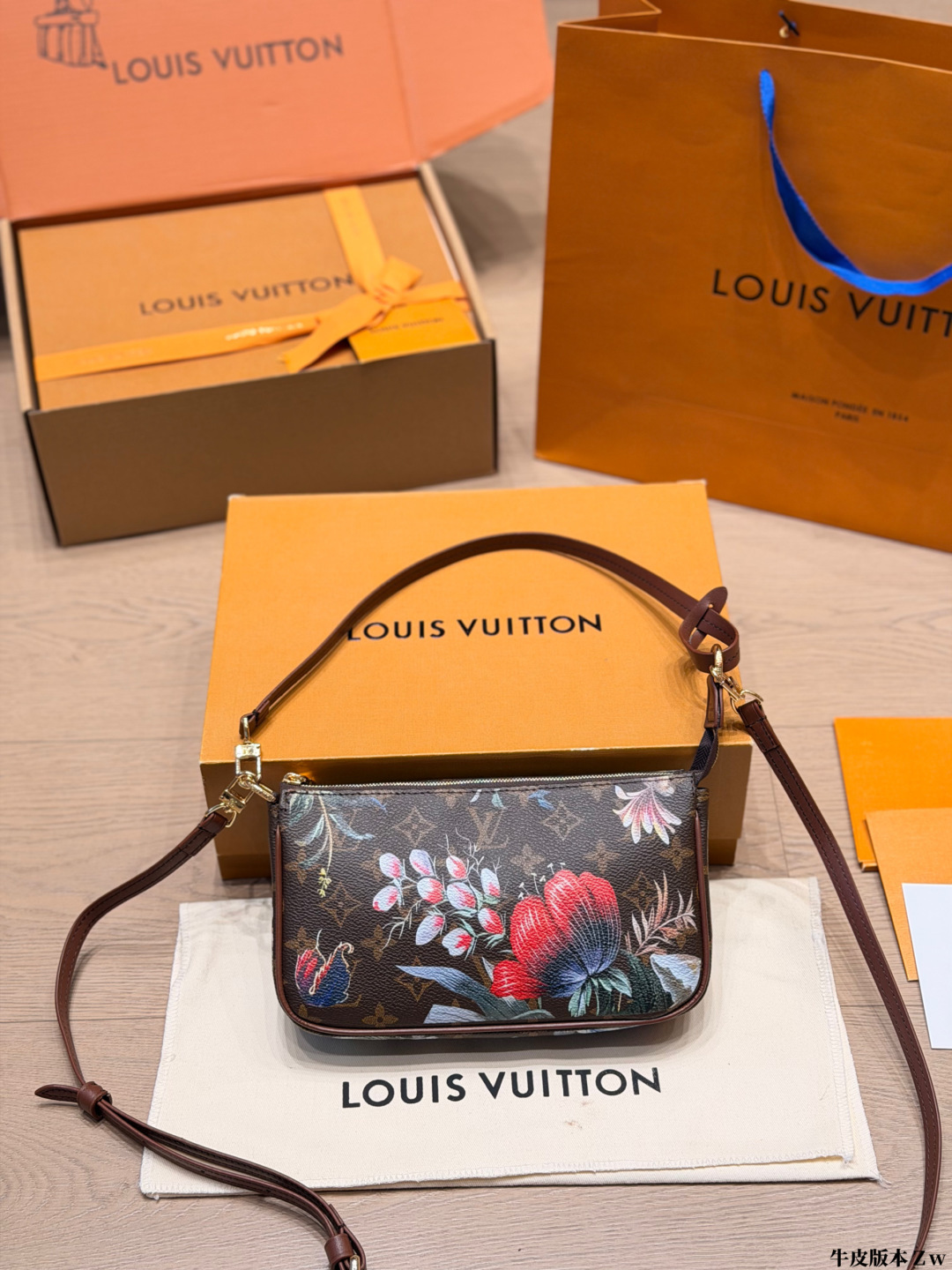 Louis Vuitton LV Monogram Handbag Cowhide Leather